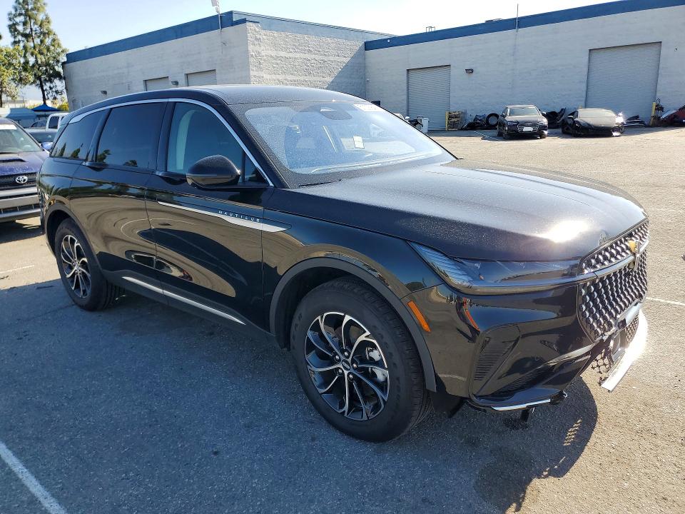 2026 Lincoln Nautilus VIN 5LMPJ8JA7TJ019413 COPART salvage auction — FRONT END, CA, sold $11,700 on 2026-07-28 (photo 4)