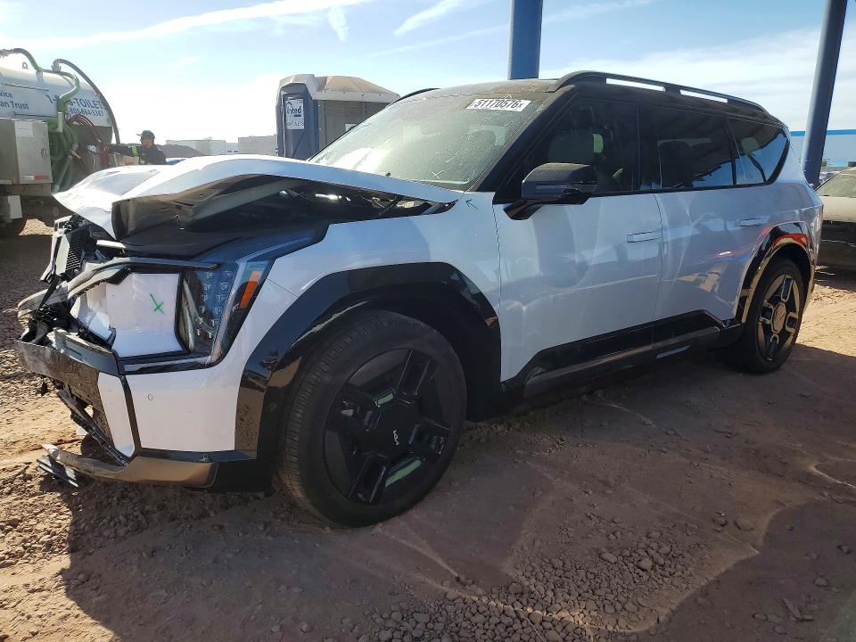 2026 Kia Ev9 VIN 5XYAEFS50TG018322 COPART salvage auction — FRONT END, AZ - CERT OF TITLE - SALVAGE, sold $15,900 on 2026-07-07 (photo 1)