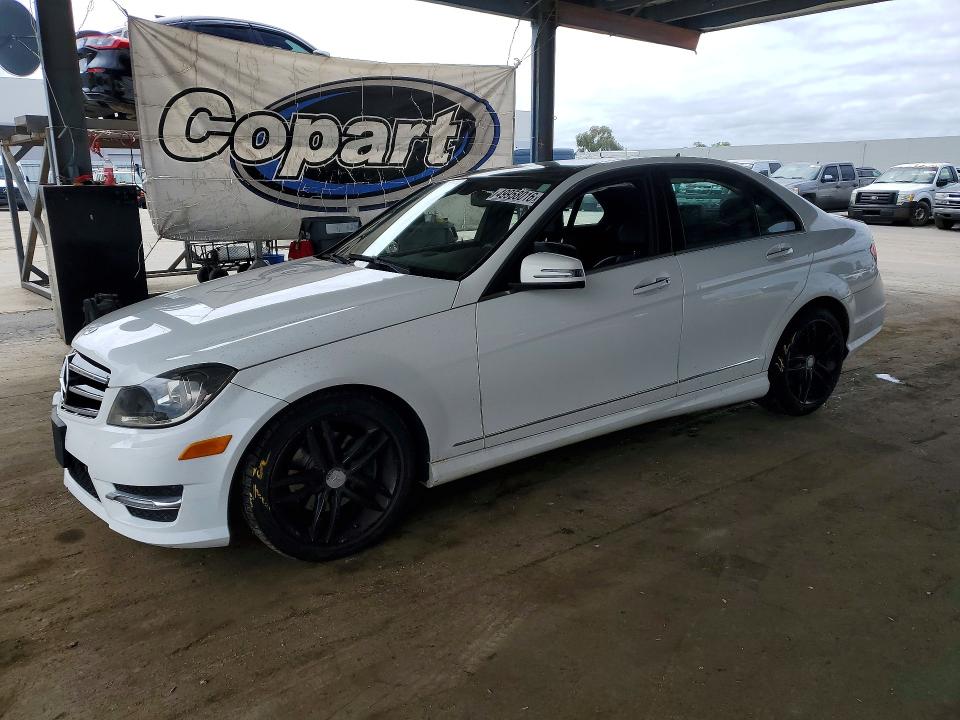 2014 Mercedes-benz C-klasse VIN WDDGF4HB7ER317339 COPART salvage auction — FRONT END, Salvage Title, sold $40 on 2026-07-28 (photo 1)