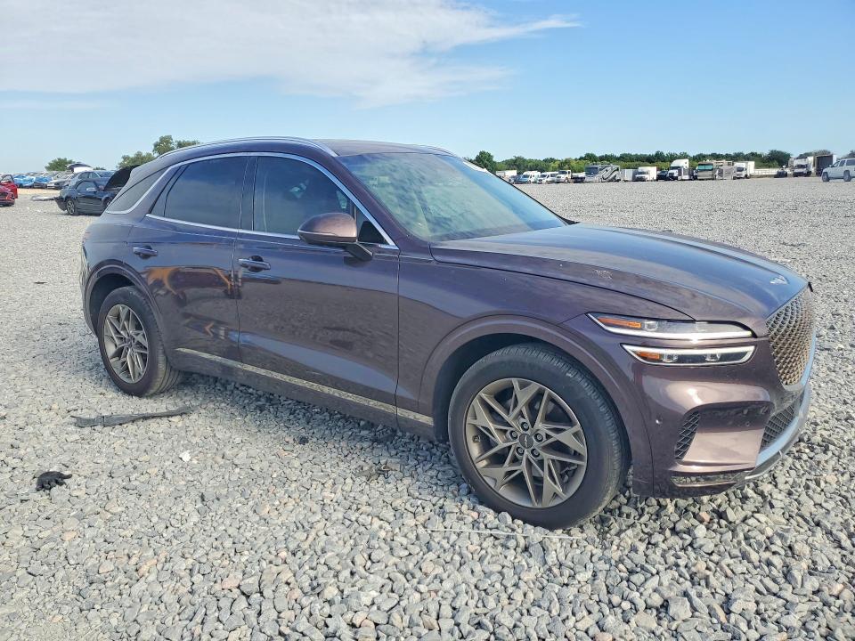 2022 Genesis Gv70 VIN KMUMADTBXNU023043 COPART salvage auction — SIDE, Salvage Title, sold $13,000 on 2026-07-17 (photo 4)