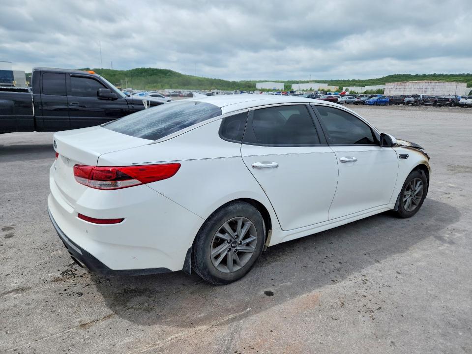 2019 Kia Optima VIN 5XXGT4L31KG297011 COPART salvage auction — ENGINE BURN, OK - CERTIFICATE OF TITLE-JUNKED, sold $150 on 2026-07-16 (photo 3)