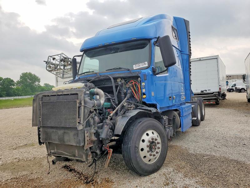 2009 Volvo Vnl VIN 4V4NC9EJ99N281657 COPART salvage auction — FRONT END, Tx - Salvage Vehicle Title, sold $1,650 on 2026-07-09 (photo 2)
