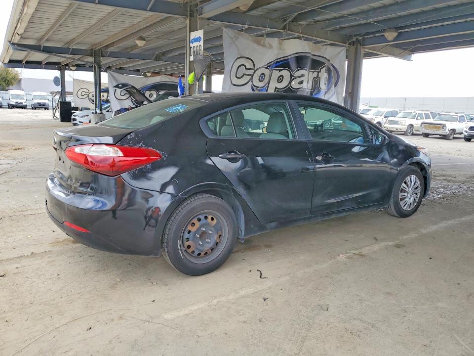 2016 Kia Forte VIN KNAFK4A62G5612144 COPART salvage auction — MINOR DENT/SCRATCHES, Ca - Dis/Dlr/Exp Only Clean Title, sold $725 on 2026-07-02 (photo 3)