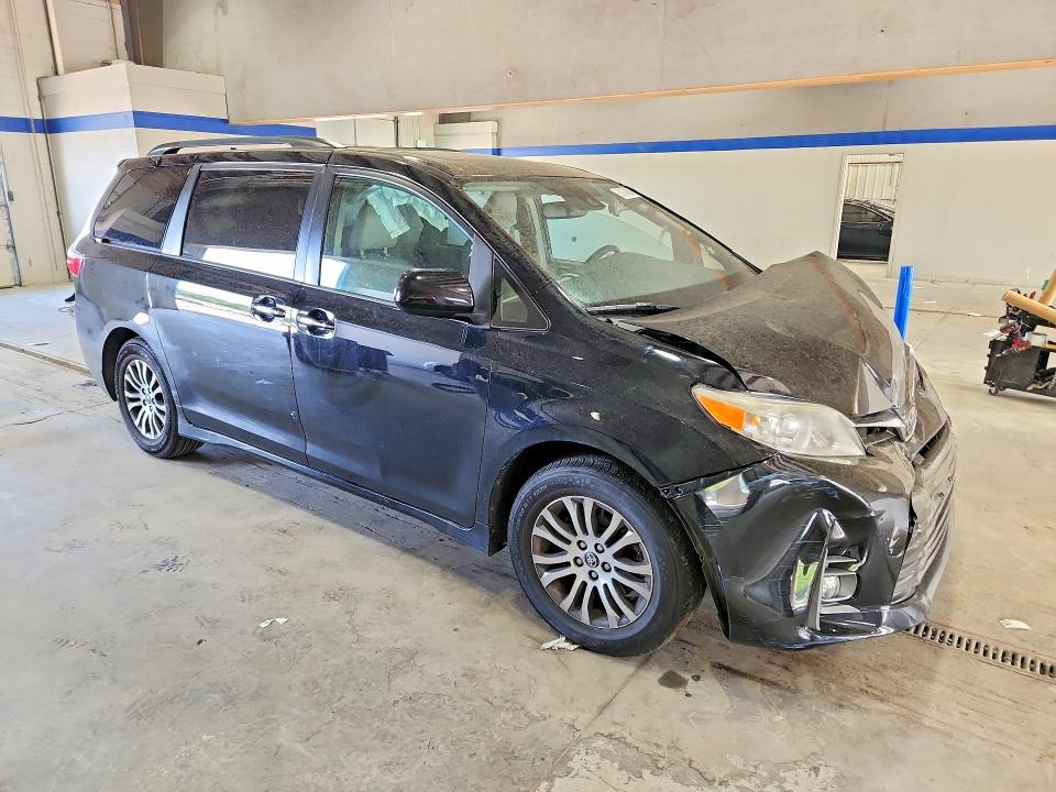 2020 Toyota Sienna VIN 5TDYZ3DC9LS054557 COPART salvage auction — FRONT END, VA - CERT OF TITLE - SALVAGE, sold $6,400 on 2026-07-02 (photo 4)