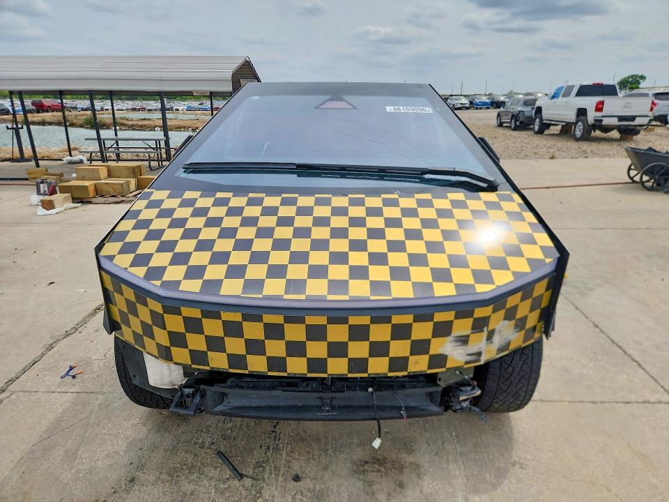 2024 Tesla Cybertruck VIN 7G2CEHED6RA049138 COPART salvage auction — FRONT END, Tx - Certificate Of Title, sold $26,250 on 2026-07-09 (photo 5)