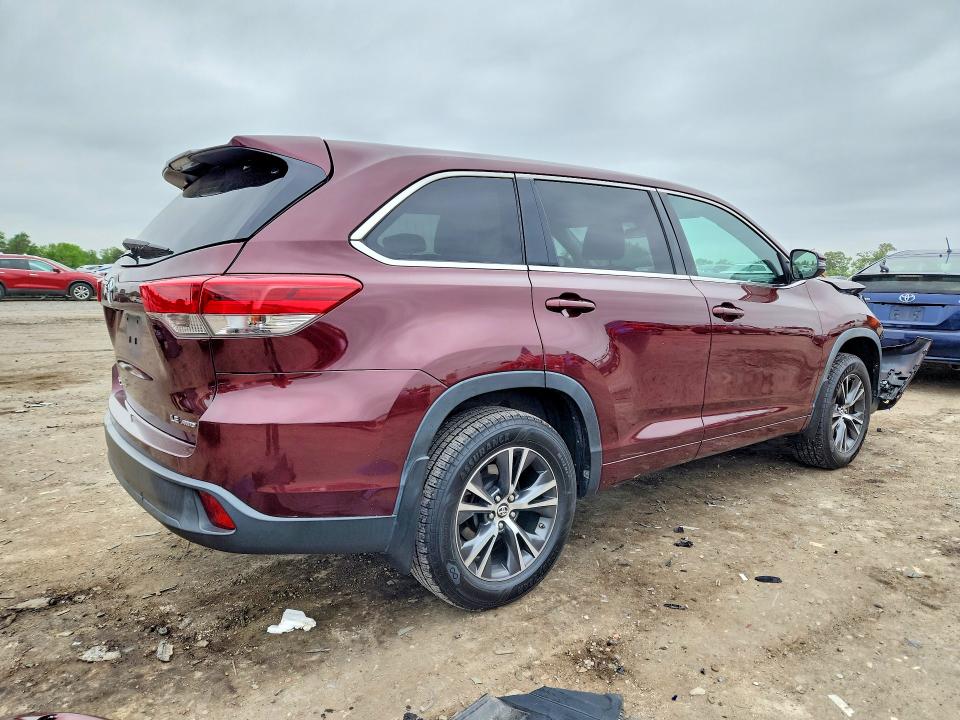2018 Toyota Highlander VIN 5TDBZRFH0JS800148 COPART salvage auction — FRONT END, Salvage Title, sold $2,950 on 2026-07-22 (photo 3)