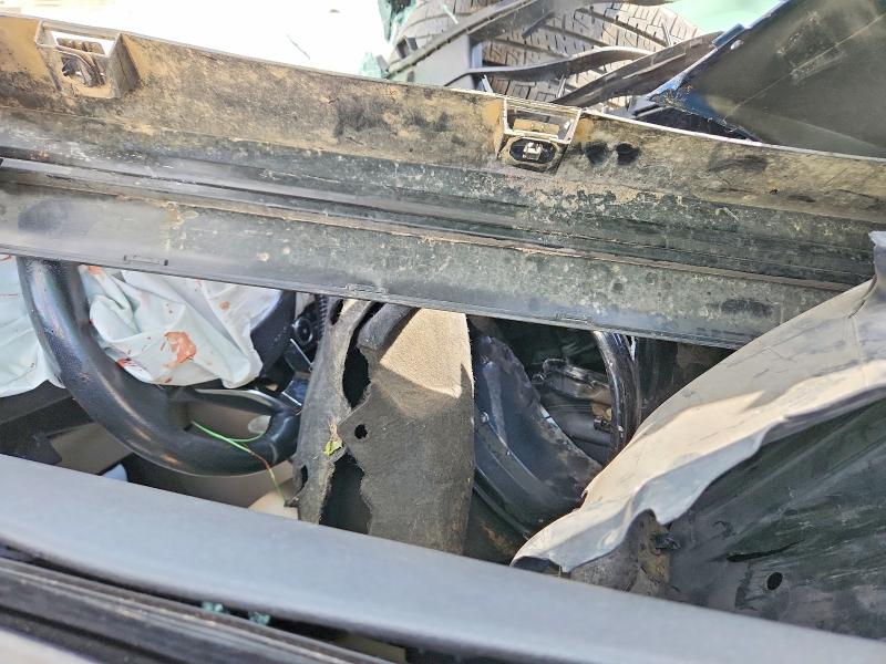 2020 Ford Escape VIN 1FMCU9BZ2LUC49944 COPART salvage auction — ALL OVER, Ky - Cert Of Title-Salvage, sold $325 on 2026-07-02 (photo 7)