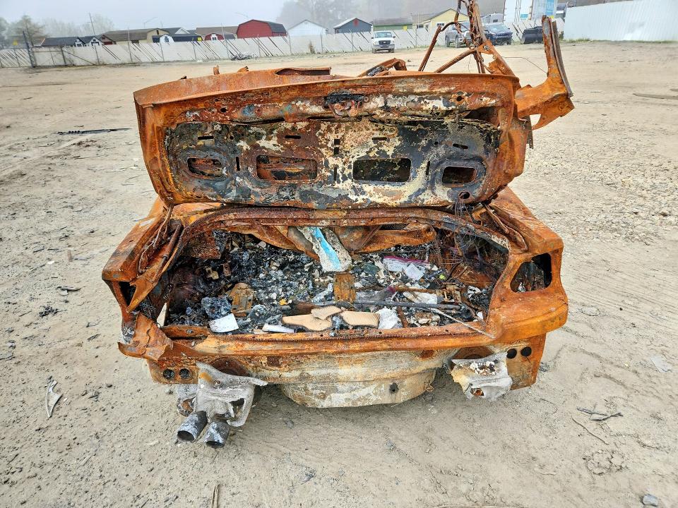 2001 BMW 3 series VIN WBABS534X1JU80877 COPART salvage auction — BURN, Md - Cert Of Salvage > 75% Damage, sold $225 on 2026-07-07 (photo 6)