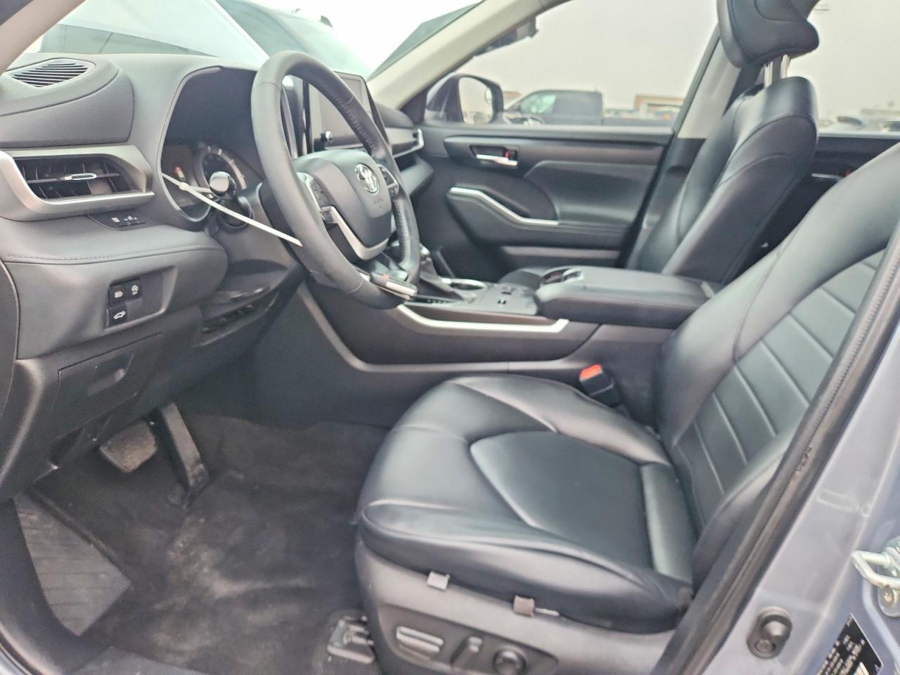 2023 Toyota Highlander VIN 5TDKDRAH1PS018083 COPART salvage auction — Front End, FL - CERTIFICATE OF TITLE, sold $16,900 on 2026-07-09 (photo 7)