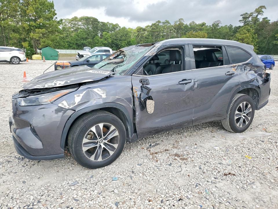 2023 Toyota Highlander VIN 5TDKDRAH7PS023918 COPART salvage auction — ROLLOVER, Tx - Certificate Of Title, sold $6,400 on 2026-07-04 (photo 1)