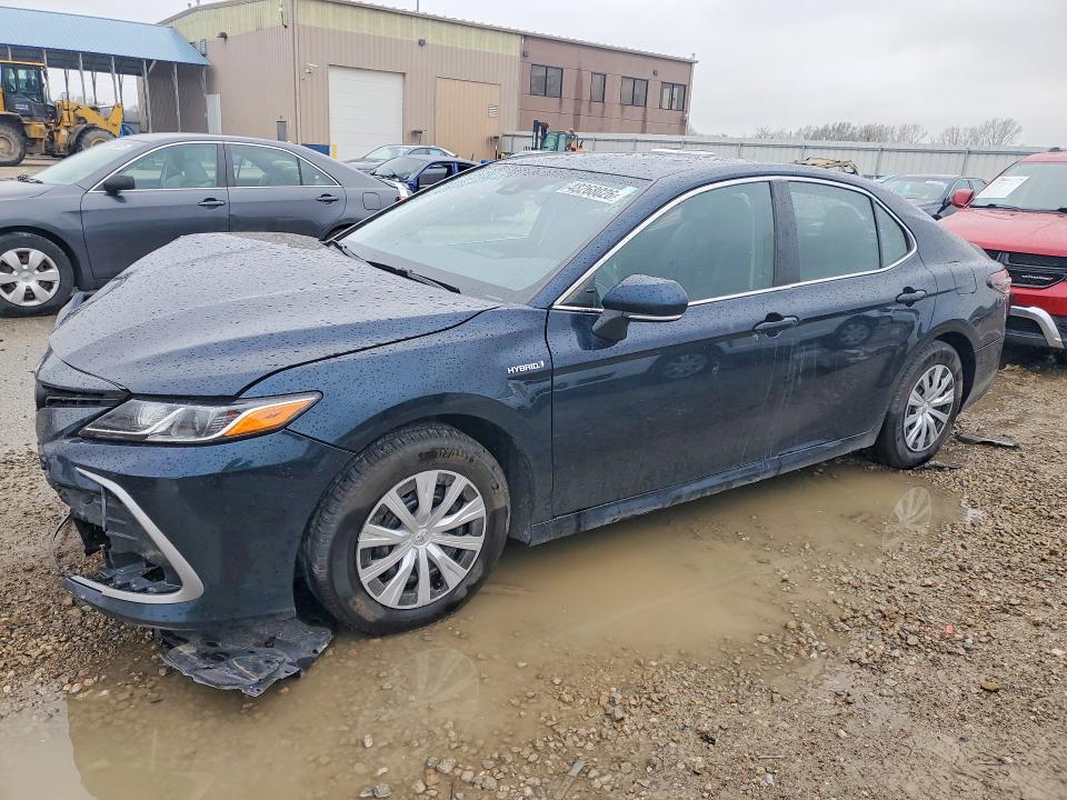 2021 Toyota Camry VIN 4T1C31AK5MU559709 COPART salvage auction — FRONT END, Ks - Cert Of Title-Salvage, sold $5,600 on 2026-07-09 (photo 1)
