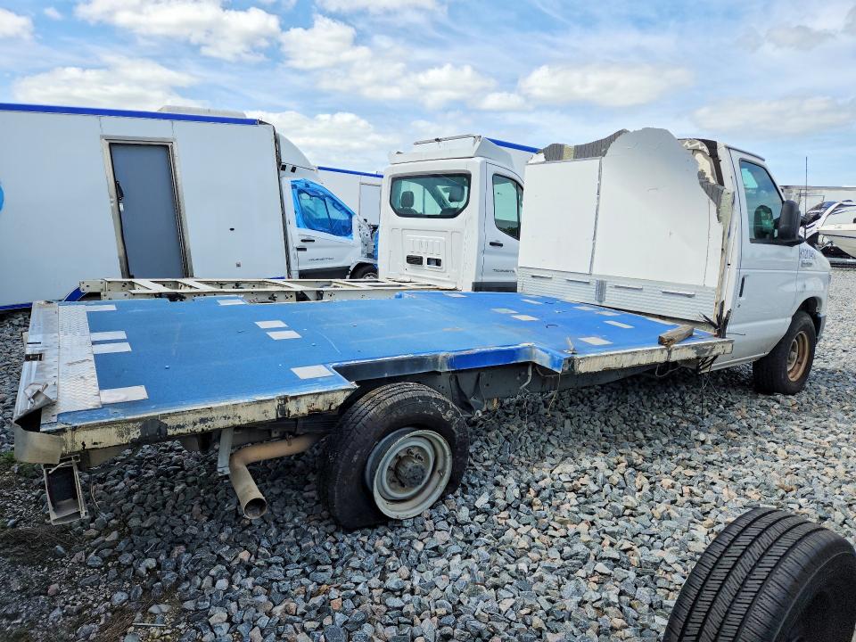 2023 Ford E-350 VIN 1FDWE3FK7PDD09744 COPART salvage auction — MINOR DENT/SCRATCHES, Fl - Certificate Of Title, sold $8,000 on 2026-07-29 (photo 3)