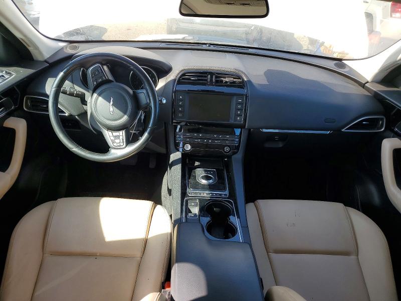 2017 Jaguar F-pace VIN SADCS2BV8HA490208 COPART salvage auction — MINOR DENT/SCRATCHES, Ca - Dis/Dlr/Exp Only Clean Title, sold $3,700 on 2026-07-21 (photo 8)