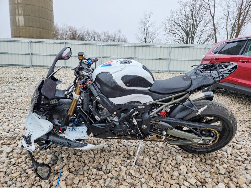 2026 BMW S VIN WB10P2300T6M41242 COPART salvage auction — FRONT END, Salvage Title, sold $9,100 on 2026-07-16 (photo 3)