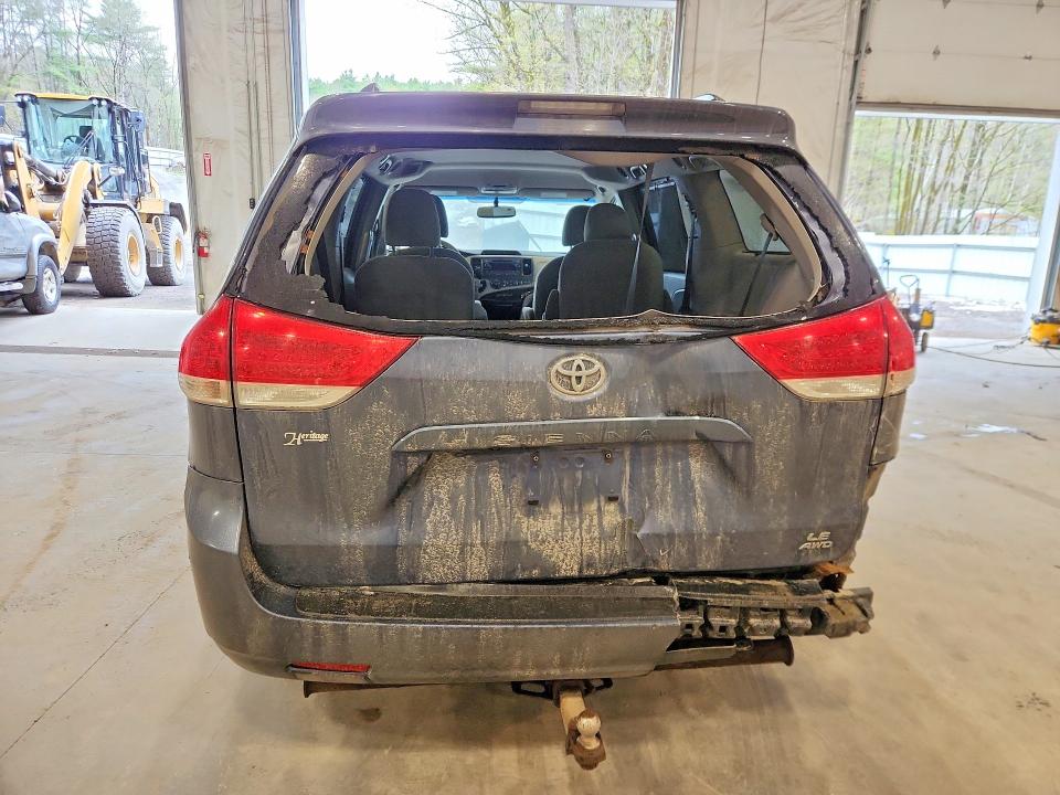 2014 Toyota Sienna VIN 5TDJK3DC4ES090925 COPART salvage auction — REAR END, Id - Salvage Certificate Of Title, sold $3,150 on 2026-07-13 (photo 6)