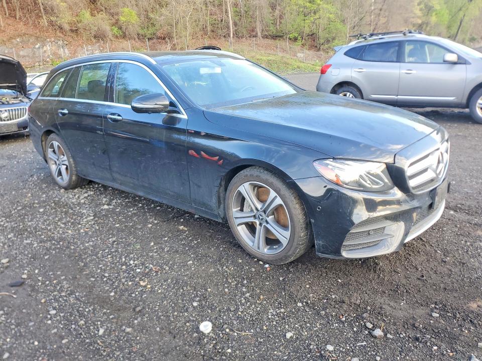 2020 Mercedes-benz E-klasse VIN WDDZH6JB7LA709385 COPART salvage auction — REAR END, Ny - Certificate Of Title, sold $13,300 on 2026-08-20 (photo 4)