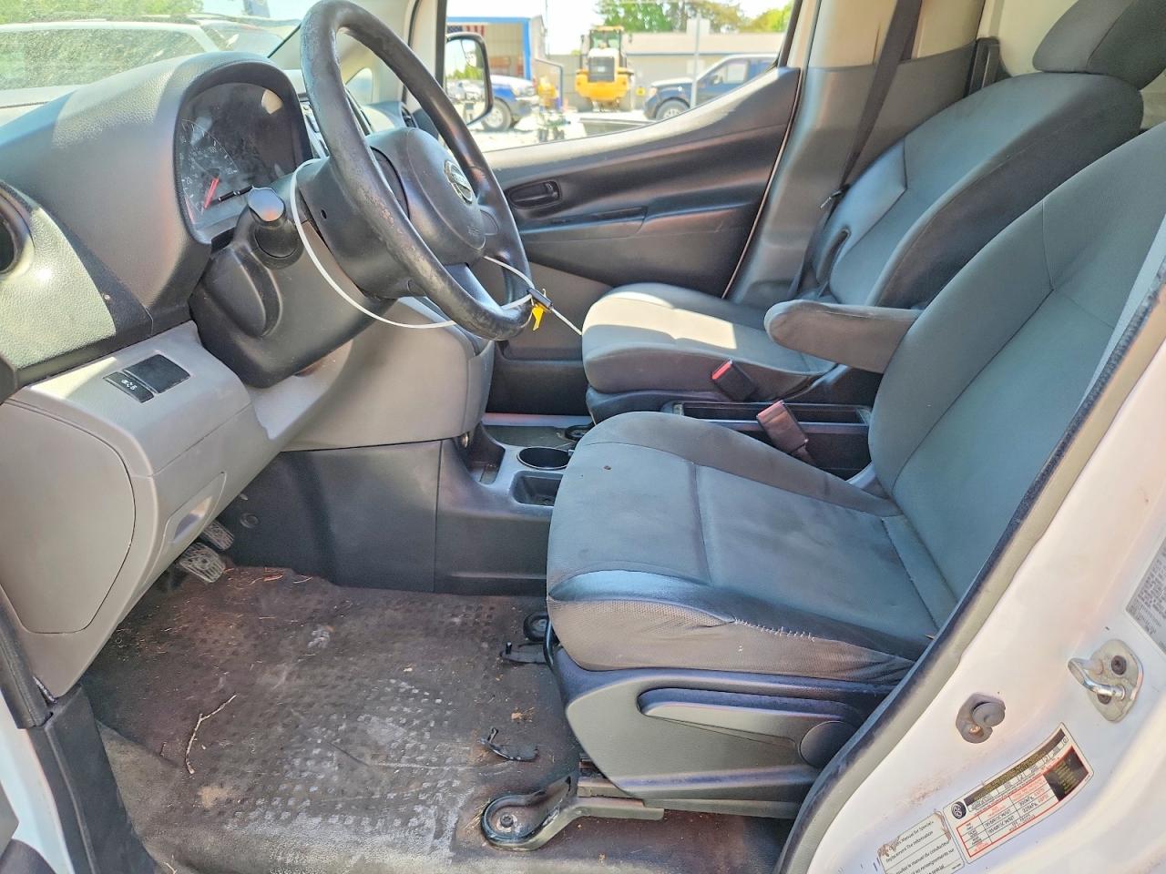2015 Nissan NV 200 VIN 3N6CM0KN2FK728864 COPART salvage auction — Normal Wear, NV - DEALER ONLY CLEAN TITLE, sold $2,300 on 2026-07-09 (photo 7)