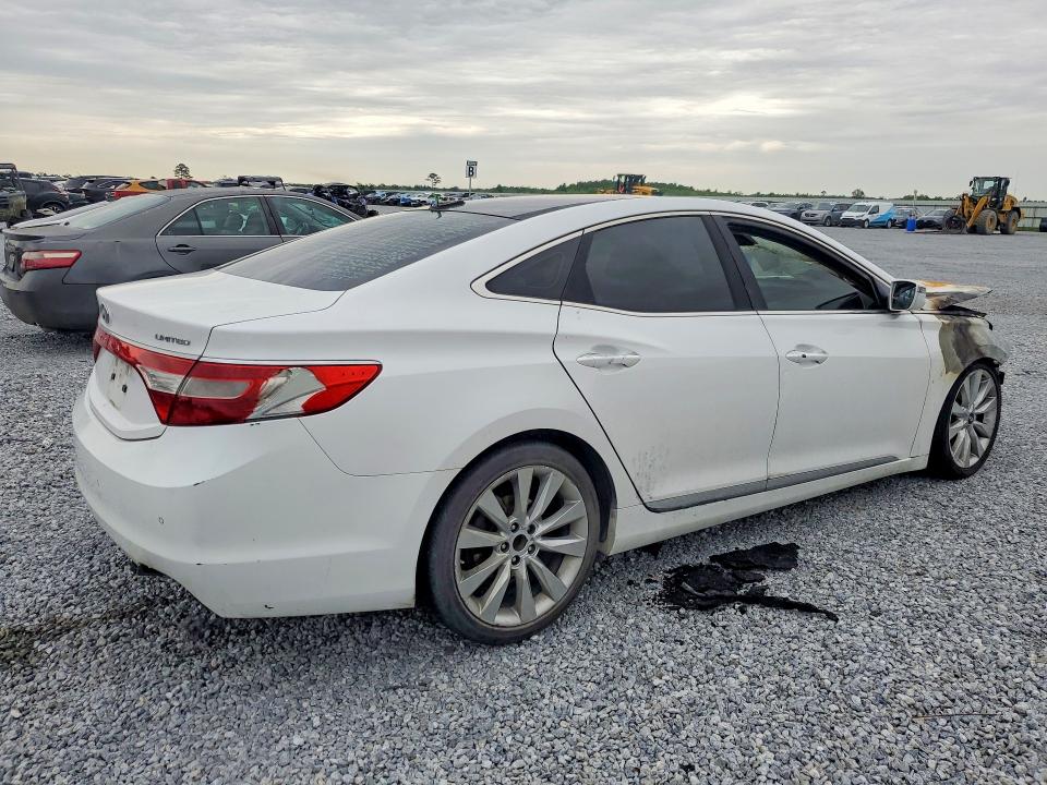 2016 Hyundai Azera VIN KMHFH4JG9GA518680 COPART salvage auction — BURN, TX - NONREPAIRABLE TITLE (P), sold $100 on 2026-07-20 (photo 3)