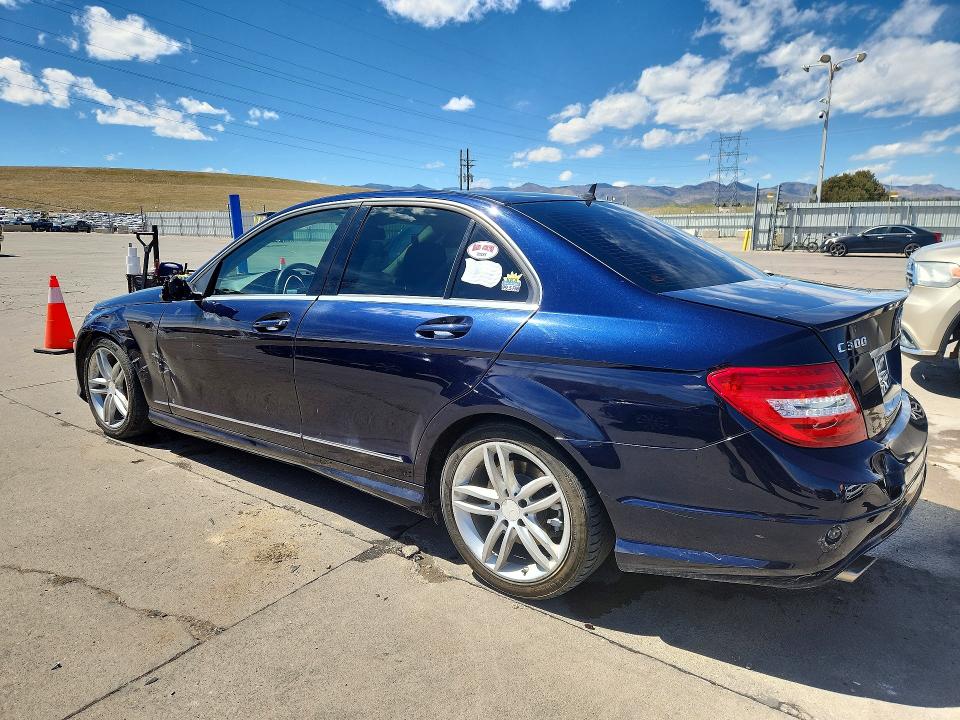 2013 Mercedes-benz C-klasse VIN WDDGF8AB1DA818693 COPART salvage auction — SIDE, CO - SALVAGE TITLE, sold $400 on 2026-07-27 (photo 2)
