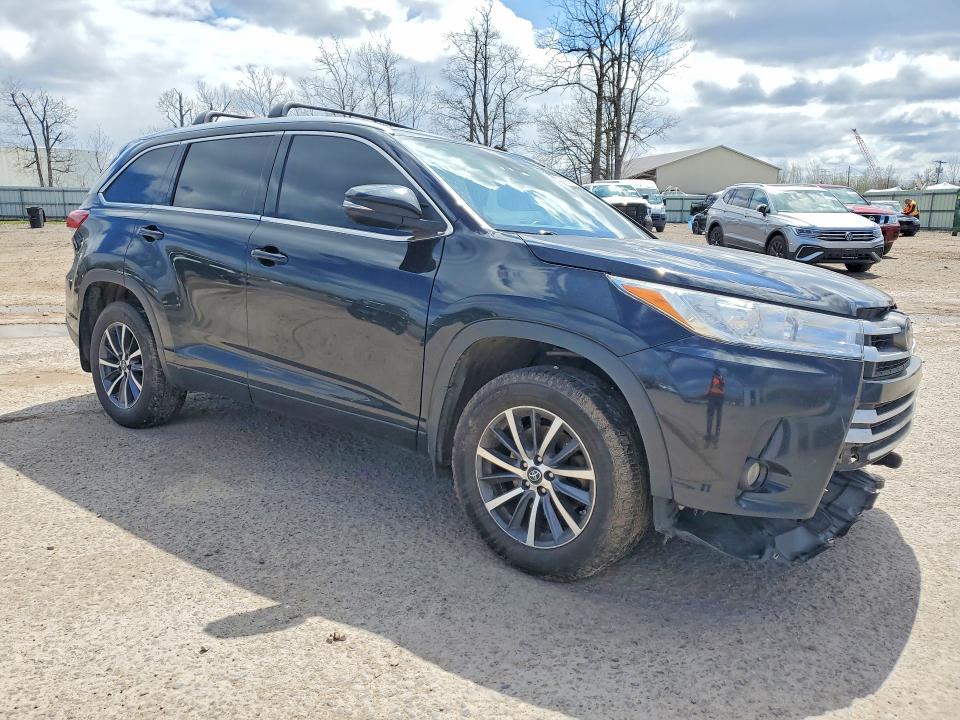 2017 Toyota Highlander VIN 5TDKZRFH8HS519726 COPART salvage auction — FRONT END, Tx - Certificate Of Title, sold $7,000 on 2026-07-08 (photo 4)