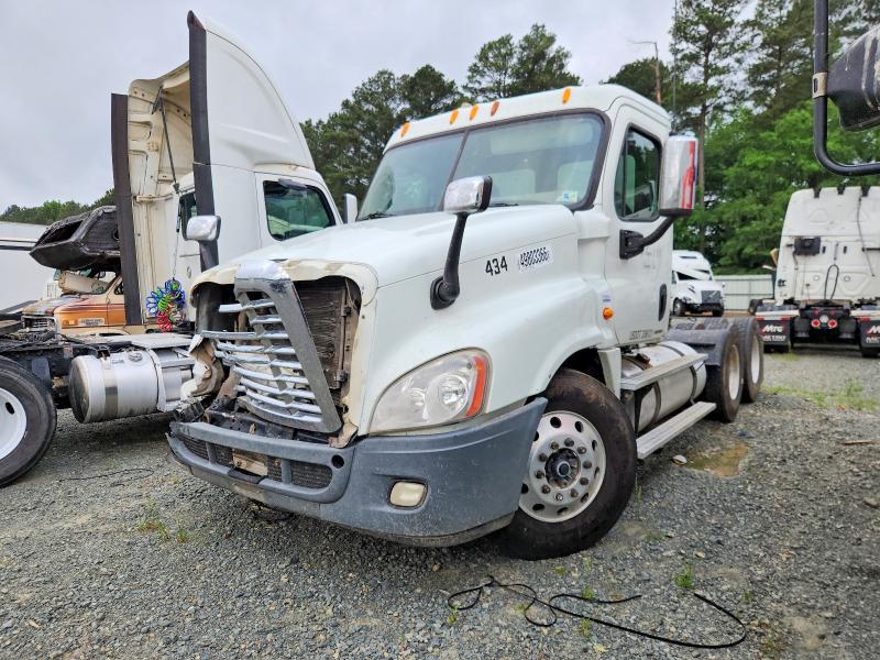 2012 Freightliner Cascadia VIN 1FUJGEBG7CLBP0118 COPART salvage auction — FRONT END, LA - CERT OF TITLE-SALVAGE, sold $5,200 on 2026-09-03 (photo 2)