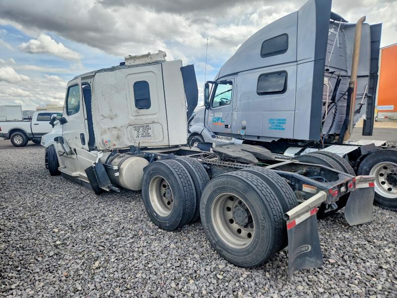 2021 Freightliner Cascadia 126 VIN 3AKJHHDR1MSME6353 COPART salvage auction — ROLLOVER, CA - NON-REPAIRABLE VEHICLE CERT, sold $50 on 2026-07-09 (photo 3)