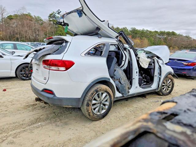 2017 Kia Sorento VIN 5XYPG4A30HG262679 COPART salvage auction — ALL OVER, Md - Cert Of Salvage > 75% Damage, sold $275 on 2026-07-14 (photo 3)