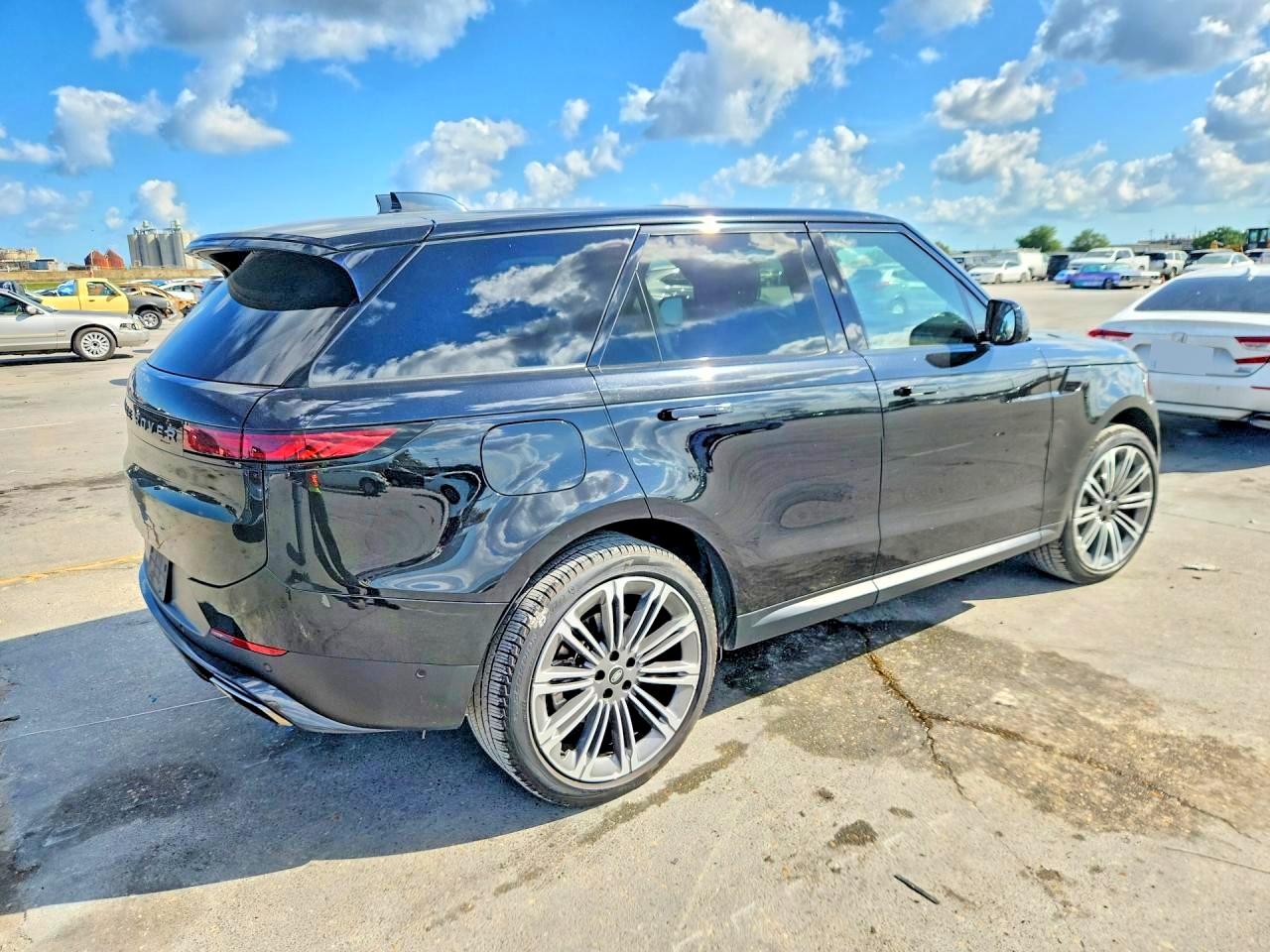 2024 Land Rover Range Rover Sport VIN SAL1P9EU0RA199907 COPART salvage auction — Front End, LA - CERT OF TITLE-SALVAGE, sold $42,000 on 2026-07-01 (photo 3)