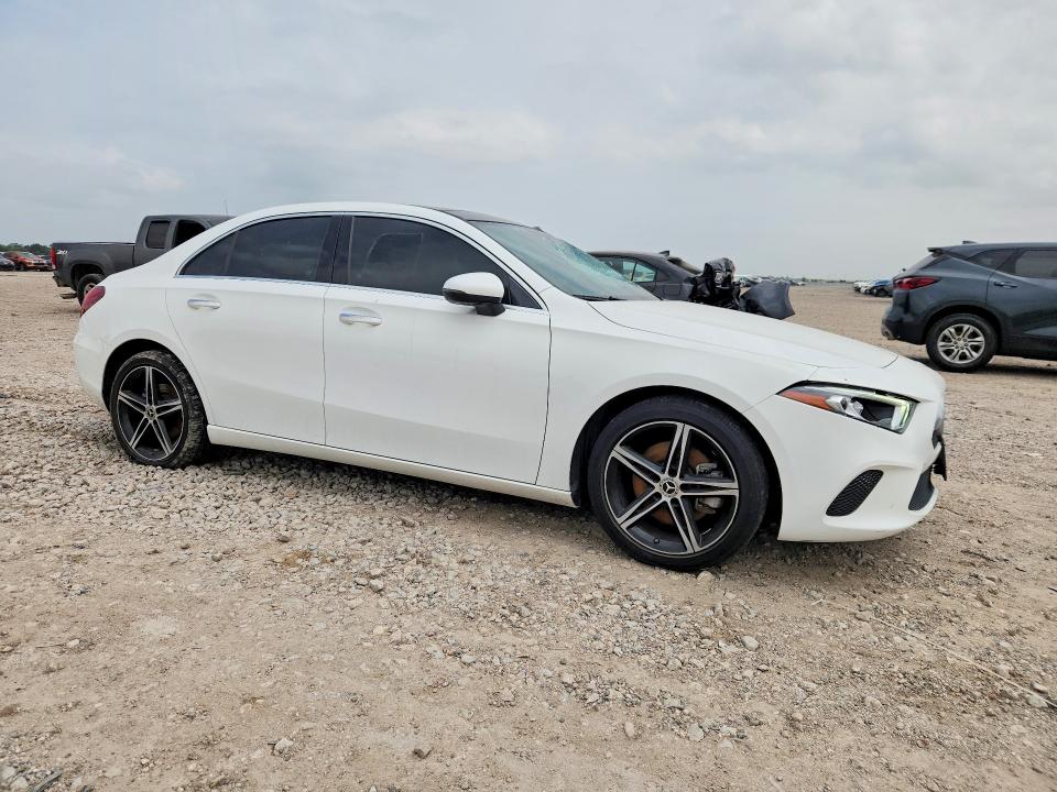 2019 Mercedes-benz A-klasse VIN WDD3G4FB9KW000660 COPART salvage auction — VANDALISM, Tx - Certificate Of Title, sold $7,300 on 2026-07-09 (photo 4)