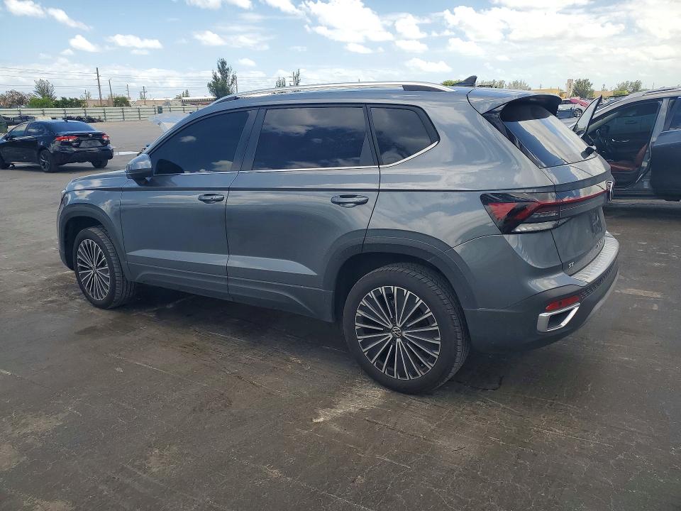 2025 Volkswagen Taos VIN 3VVEC7B28SM015805 COPART salvage auction — UNDERCARRIAGE, Salvage Title, sold $13,300 on 2026-08-19 (photo 2)