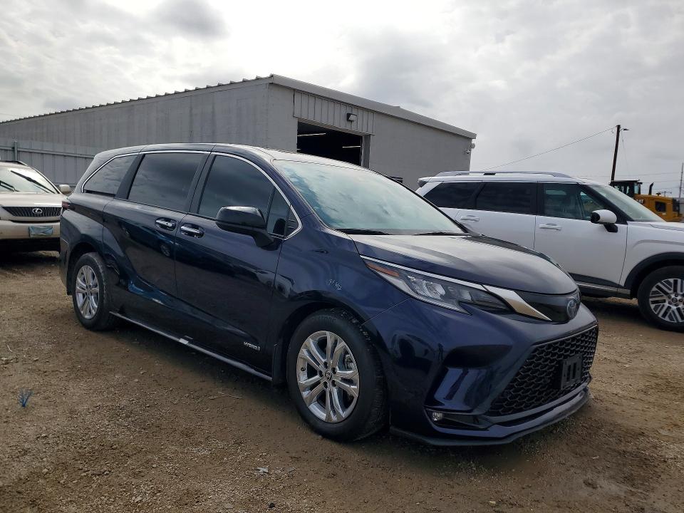 2021 Toyota Sienna VIN 5TDXSKFC9MS005318 COPART salvage auction — FRONT END, Ia - Cert Of Title-Salvage Title, sold $1,550 on 2026-07-29 (photo 4)