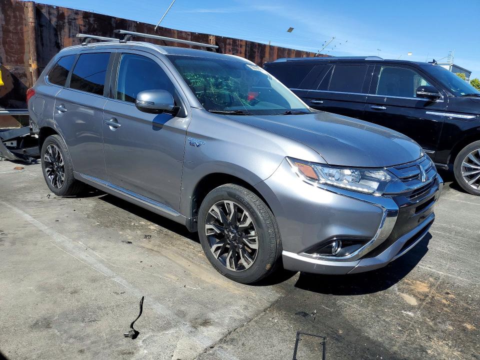 2018 Mitsubishi Outlander VIN JA4J24A57JZ031561 COPART salvage auction — REAR END, Salvage Title, sold $6,100 on 2026-07-15 (photo 4)