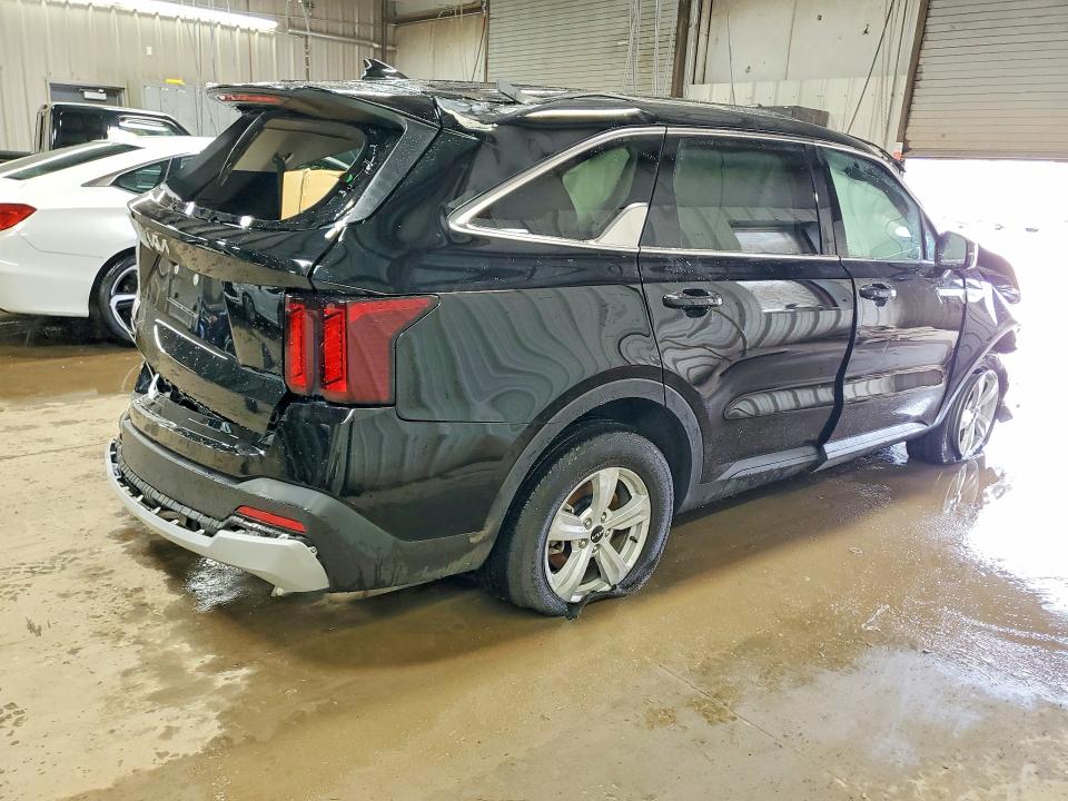 2026 Kia VIN 5XYRG4JCXTG436758 COPART salvage auction — ROLLOVER, Il - Junking Cert Of A Vehicle, sold $1,000 on 2026-07-28 (photo 3)