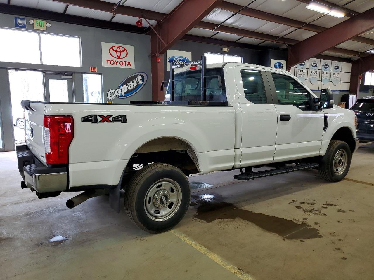 2017 Ford F-350 super duty VIN 1FT7X3B67HEC71889 COPART salvage auction — Minor Dent/Scratches, MA - CERTIFICATE OF TITLE, sold $9,300 on 2026-09-15 (photo 3)