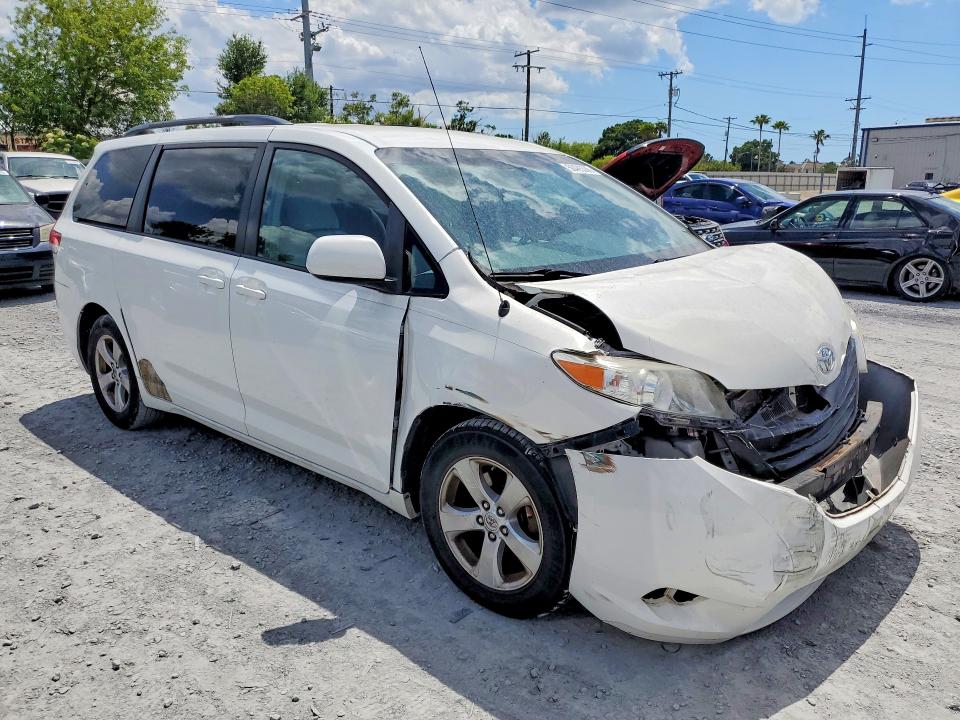 2014 Toyota Sienna VIN 5TDKK3DCXES410916 COPART salvage auction — FRONT END, Fl - Cert Of Title Slvg Rebuildable, sold $3,250 on 2026-07-07 (photo 4)
