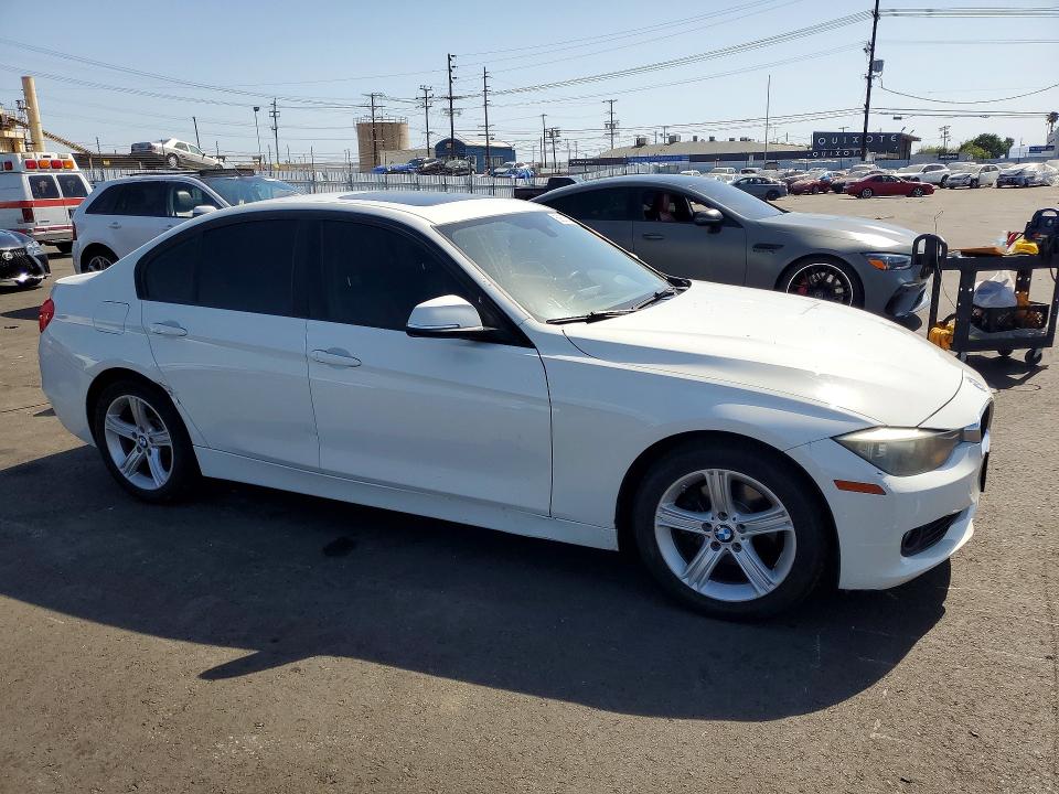 2015 BMW 3er VIN WBA3C1C54FK119357 COPART salvage auction — SIDE, Salvage Title, sold $1,600 on 2026-07-15 (photo 4)