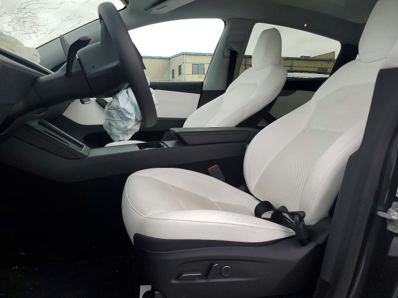 2026 Tesla Model y VIN 7SAYGDEE3TA496637 COPART salvage auction — FRONT END, Tx - Salvage Vehicle Title, sold $11,000 on 2026-07-09 (photo 7)