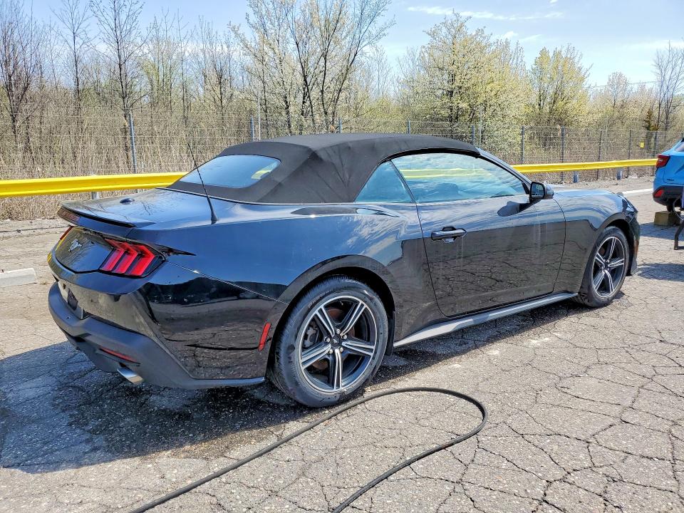 2025 Ford Mustang VIN 1FAGP8UH7S5103324 COPART salvage auction — WATER/FLOOD, Mi - Cert Of Title-Salvage Flood, sold $14,000 on 2026-08-20 (photo 3)