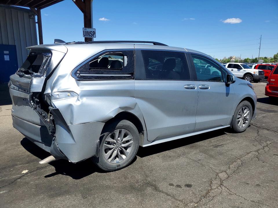 2025 Toyota Sienna VIN 5TDKSKFCXSS159611 COPART salvage auction — REAR END, Co - Public - Salvage Title, sold $15,100 on 2026-07-07 (photo 3)