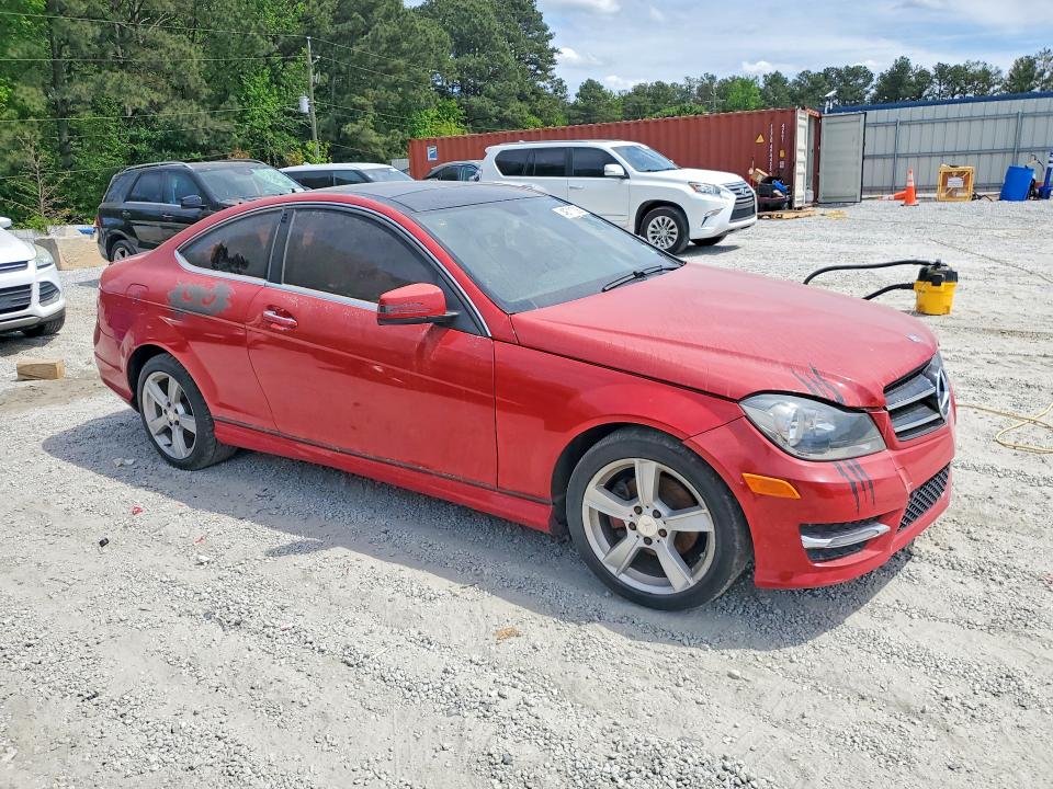 2015 Mercedes-benz C-klasse VIN WDDGJ4HB5FG384338 COPART salvage auction — MECHANICAL, Ga - Certificate Of Title, sold $1,350 on 2026-08-03 (photo 4)