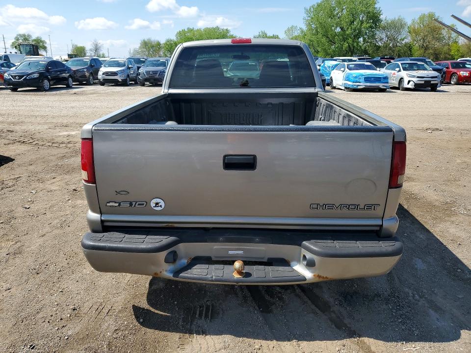 2002 Chevrolet S-10 pickup VIN 1GCCS19W728264065 COPART salvage auction — HAIL, Ia - Cert Of Title-Salvage Title, sold $2,300 on 2026-07-31 (photo 6)