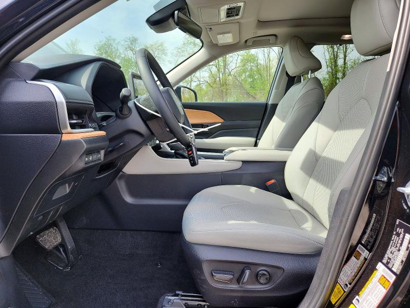 2026 Toyota Highlander VIN 5TDAAAB54TS112043 COPART salvage auction — REAR END, Md - Cert Of Salvage < 75% Damage, sold $30,750 on 2026-07-21 (photo 7)