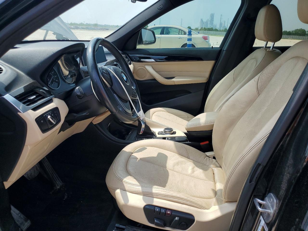 2017 BMW X1 VIN WBXHT3C35H5F75779 COPART salvage auction — Minor Dent/Scratches, TX - CERTIFICATE OF TITLE, sold $4,400 on 2026-07-09 (photo 7)