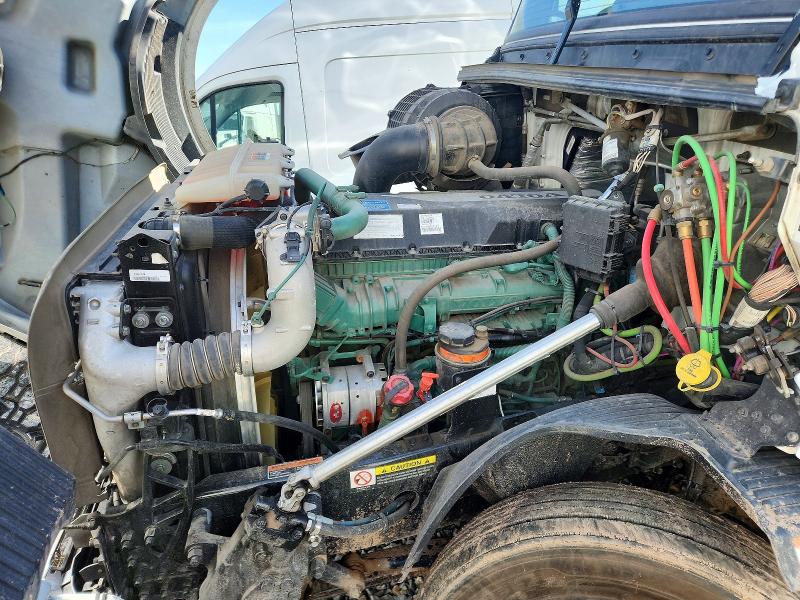 2025 Volvo VIN 4V4NC9EH3SN668160 COPART salvage auction — SIDE, Co - Public - Salvage Title, sold $26,250 on 2026-07-09 (photo 7)