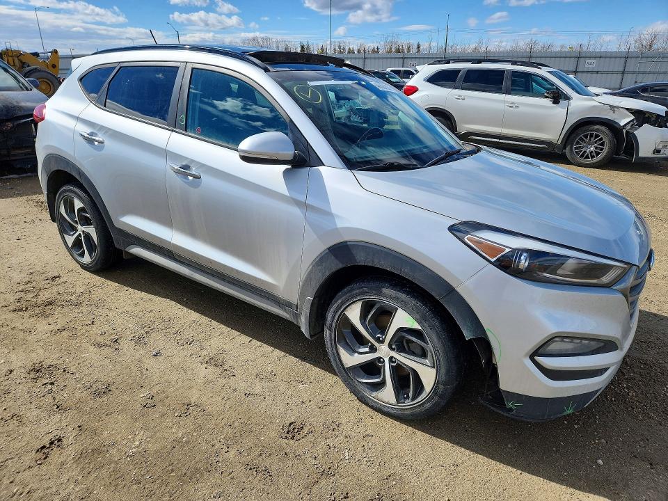 2017 Hyundai Tucson VIN KM8J3CA28HU450315 COPART salvage auction — VANDALISM, AB - BOS - SALVAGE, sold $6,700 on 2026-07-16 (photo 4)