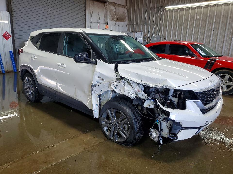2023 Kia Seltos VIN KNDEPCAA8P7451429 COPART salvage auction — SIDE, Il - Salvage Certificate, sold $4,300 on 2026-07-07 (photo 4)