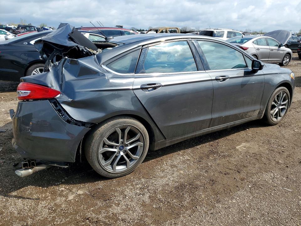 2017 Ford Fusion VIN 3FA6P0G77HR347139 COPART salvage auction — REAR END, Il - Salvage Certificate, sold $825 on 2026-07-02 (photo 3)