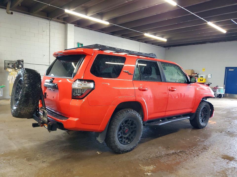 2024 Toyota 4runner VIN JTERU5JR6R6257790 COPART salvage auction — FRONT END, Ia - Cert Of Title-Salvage Title, sold $23,000 on 2026-07-09 (photo 3)
