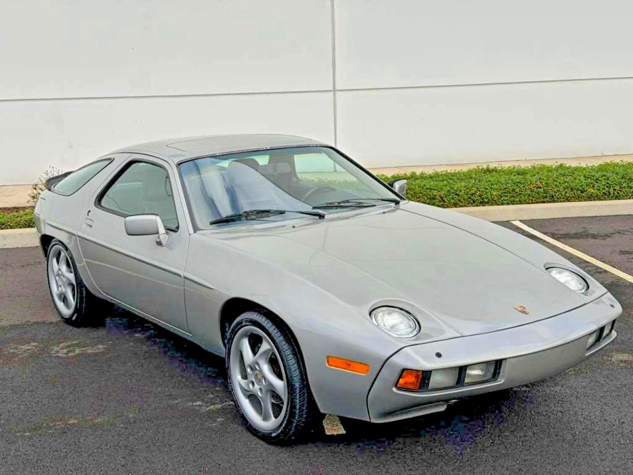 1982 Porsche 928 VIN WP0JA092XCS820309 COPART salvage auction — Minor Dent/Scratches, WA - VEHICLE CERT OF OWNERSHIP-TITL (P), sold $3,100 on 2026-04-22 (photo 1)