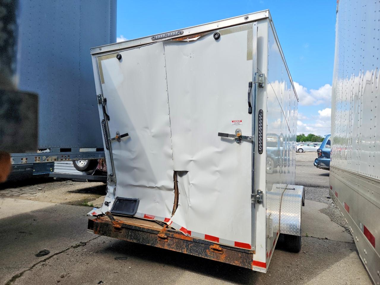 2025 Diamond cargo Trailer VIN 53NBE1629S1111222 COPART salvage auction — Rear End, IN - BILL OF SALE, sold $50 on 2026-09-01 (photo 9)
